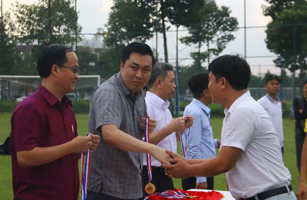 CLB Hoàng Gia đăng quang giải bóng đá TP Mới Bình Dương - Cúp Becamex IDC 2019 ảnh 3