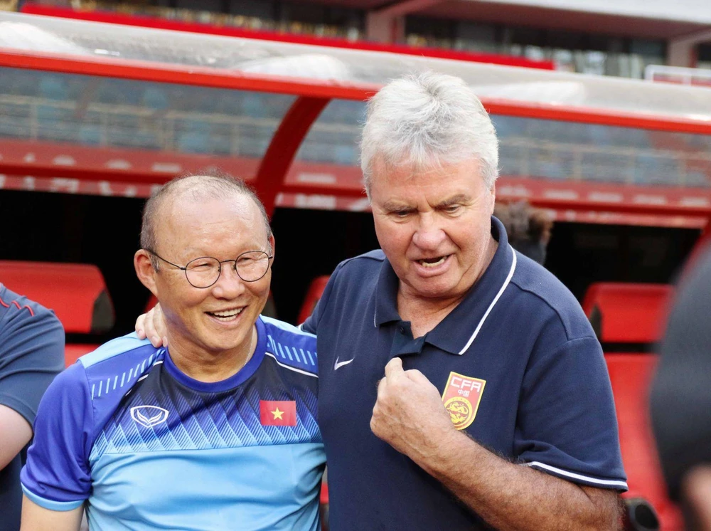 Ông Park gặp lại "phù thủy" Hiddink. Ảnh: Đoàn Nhật