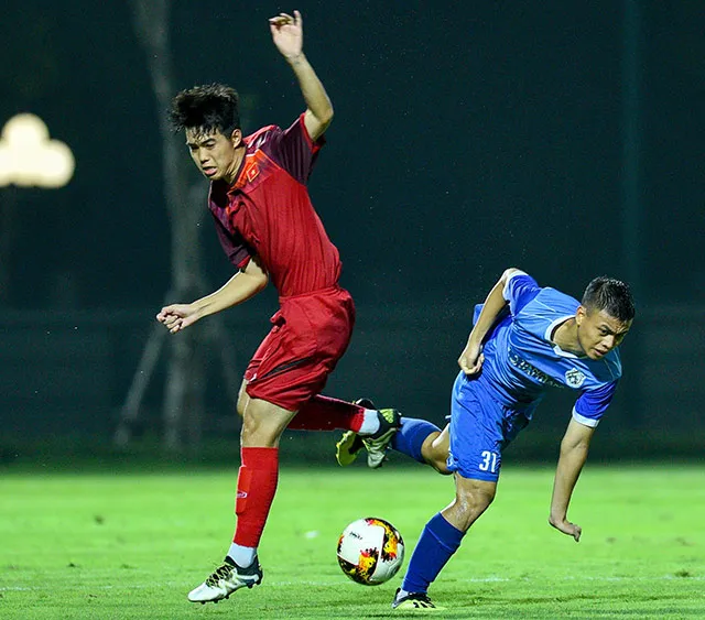 HLV Phillippe Troussier chia tay 11 cầu thủ U19 Việt Nam ảnh 2