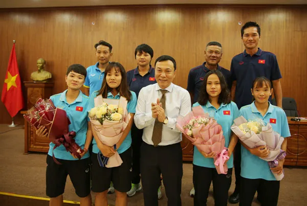 Ngày 20-10 với các tuyển thủ nữ Việt Nam ảnh 1