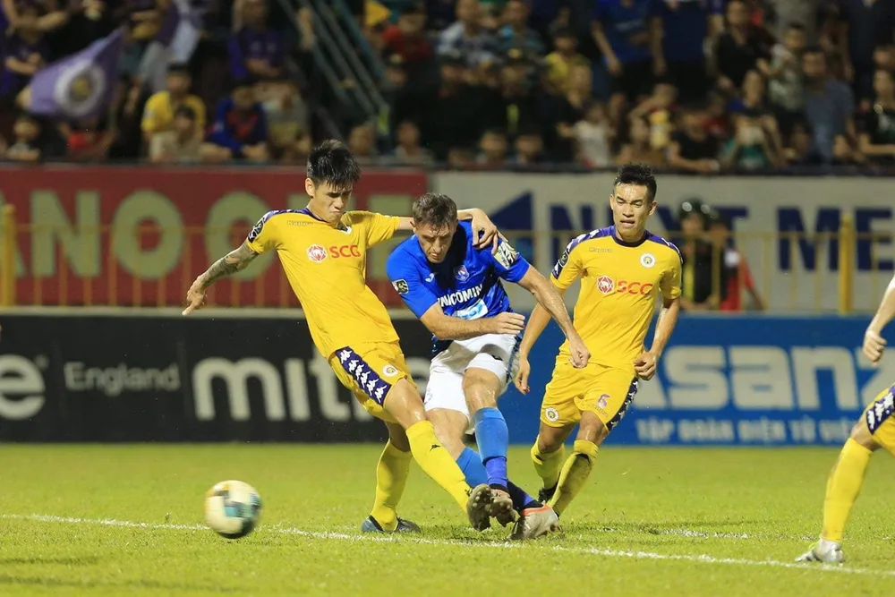 Đánh bại ĐKVĐ Hà Nội 4-2, Than Quảng Ninh xứng đáng giành HCĐ ảnh 1