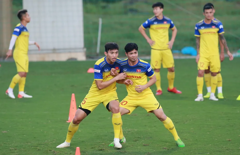 Đội tuyển Việt Nam thả lỏng sẵn sàng tiếp Thái Lan ảnh 2