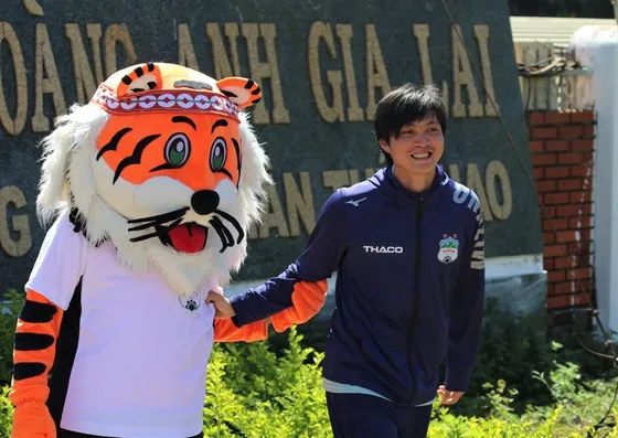 Ông Park đang hy vọng Tuấn Anh sớm lấy lại phong độ. Ảnh: HAGLFC