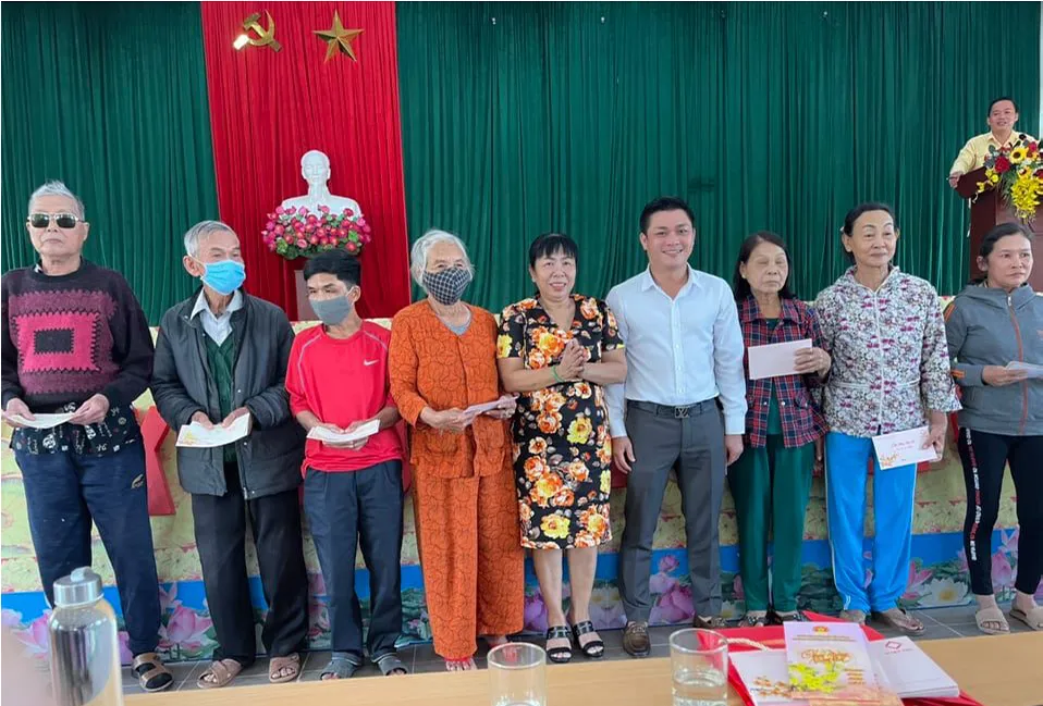 Giải golf trao 3.000 phần quà Tết cho bà con khó khăn miền Trung ảnh 2