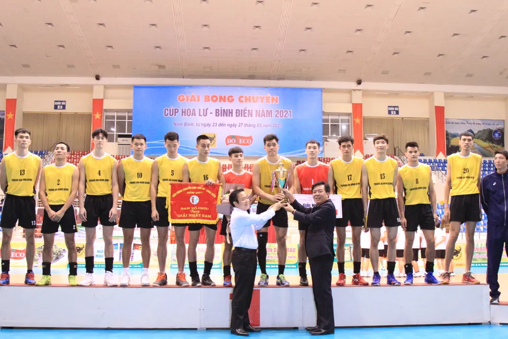 Chung kết Cúp bóng chuyền Hoa Lư - Bình Điền 2021: VTV Bình Điền Long An và Tràng An Ninh Bình lên ngôi vô địch ảnh 2
