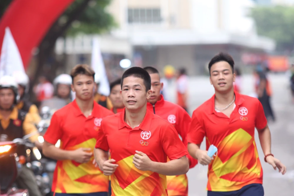 Ngày chạy Olympic thu hút khá nhiều người tham gia. Ảnh: Hanoimoi