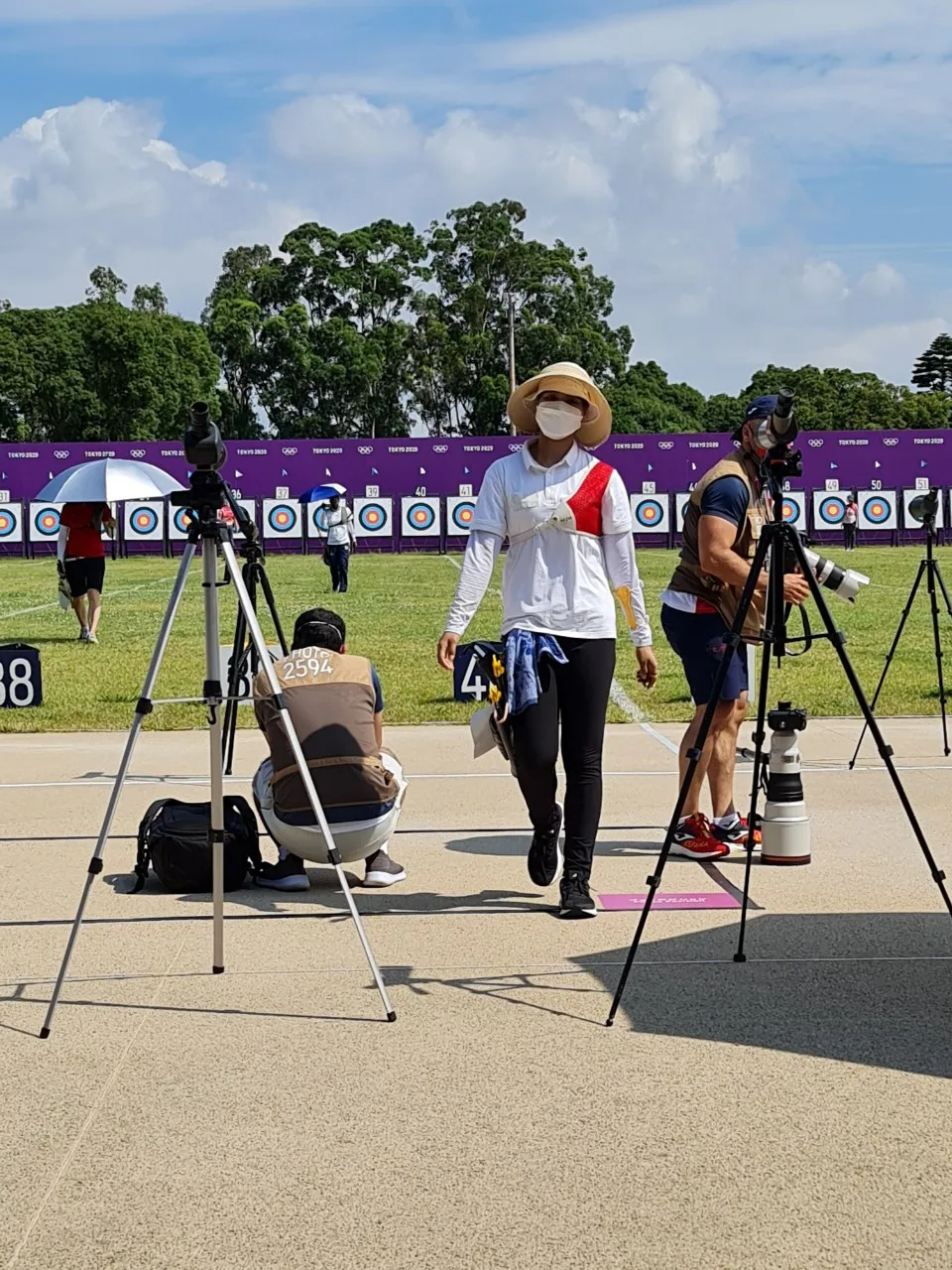 Đỗ Thị Ánh Nguyệt và Nguyễn Hoàng Phi Vũ cùng lọt vào vòng đấu chính thức ảnh 1