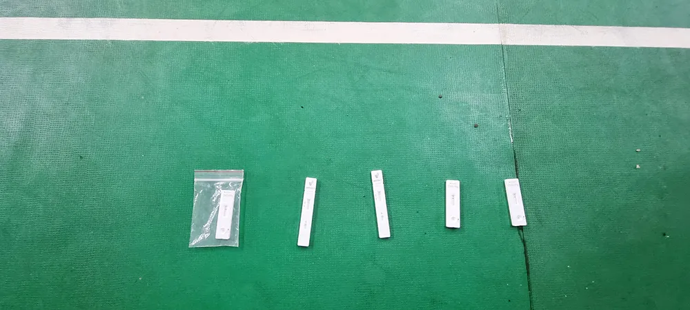 Thầy trò cầu lông TPHCM chủ động tập luyện ảnh 2