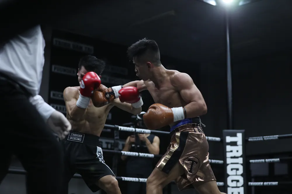 Võ sĩ Trần Văn Thảo hạ knock-out nhà vô địch WBA Đông Á chỉ trong 2 hiệp đấu ảnh 2