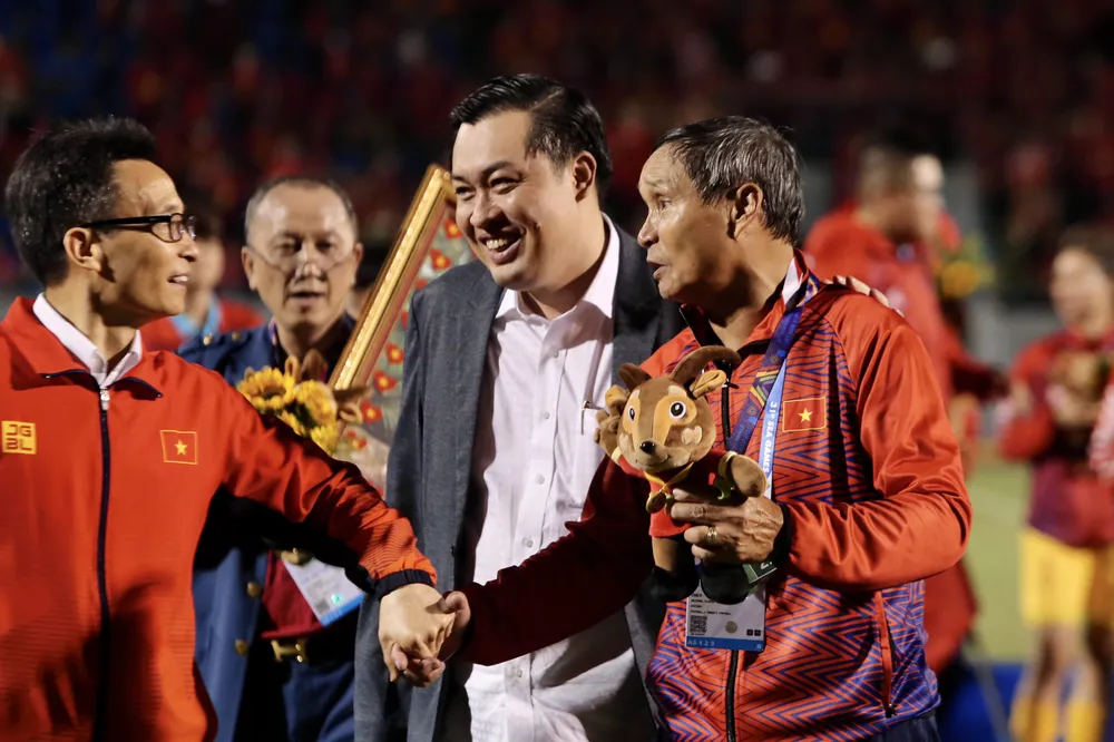 Phó Thủ tướng Vũ Đức Đam chúc mừng đội tuyển nữ Việt Nam ảnh 2