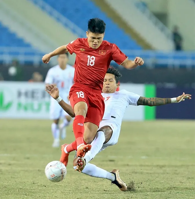 Đội tuyển Việt Nam có lợi thế ở vòng bán kết là thi đấu trận lượt về trên sân nhà Đội tuyển Việt Nam có lợi thế ở vòng bán kết là thi đấu trận lượt về trên sân nhà