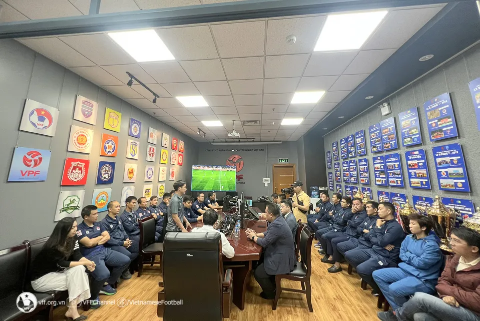 Có 18 trọng tài, trợ lý trọng tài tham gia lớp học