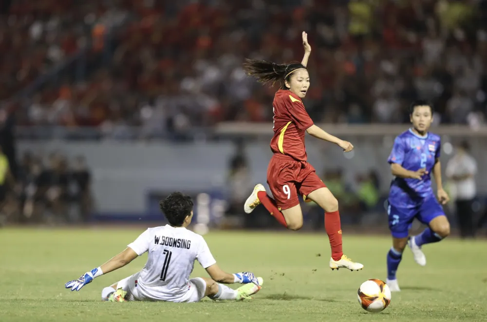 Huỳnh Như cũng được HLV Mai Đức Chung &quot;cất&quot; cho SEA Games 32