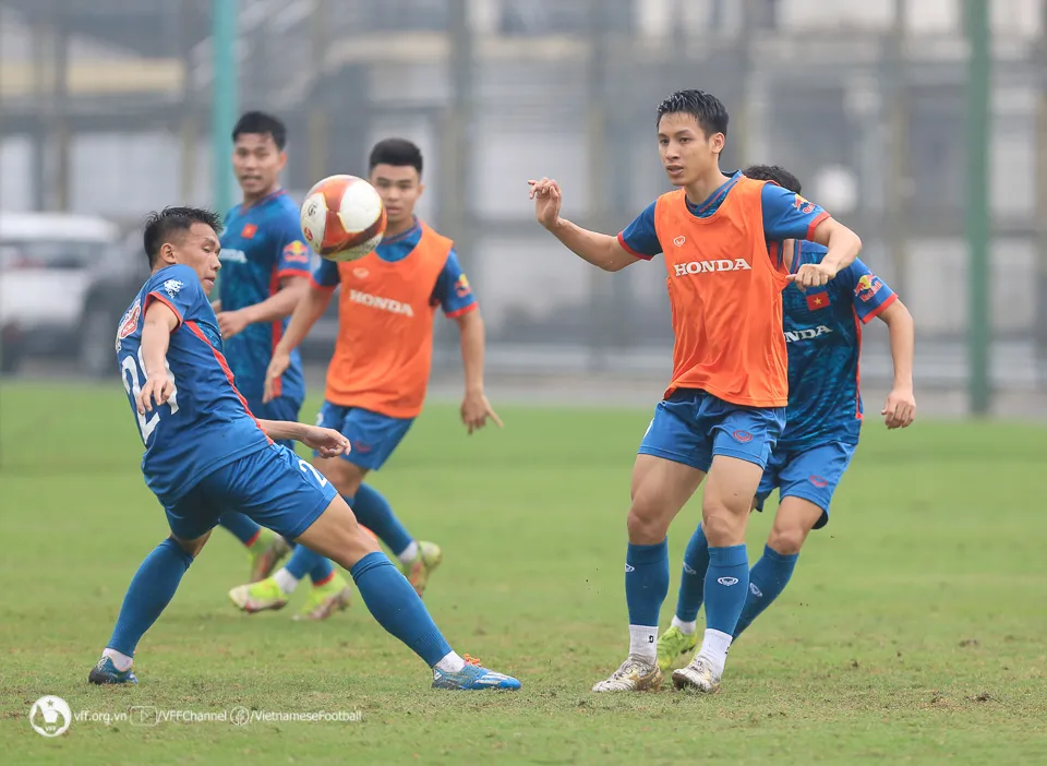 Đỗ Hùng Dũng cùng các tuyển thủ ở ĐTQG sẽ hội quân trở lại vào tháng 6