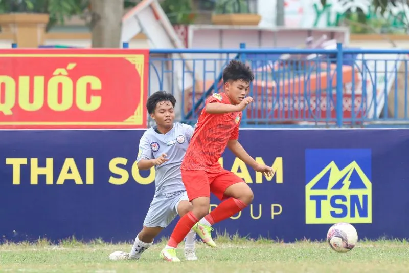 TPHCM (áo trắng) vẫn chưa có điểm nào sau 2 trận đấu