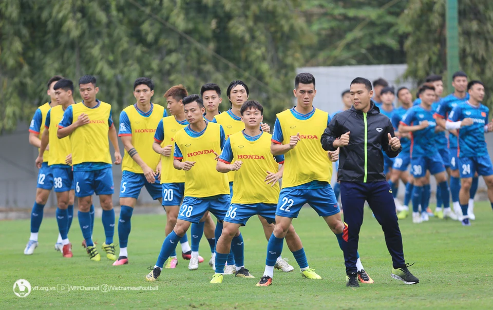 SEA Games 32 không có cầu thủ trên 22 tuổi cũng là phép thử cho ông Troussier