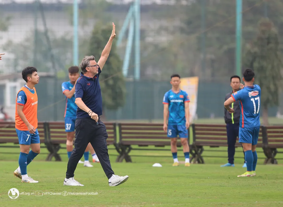 Ông Troussier sẽ chốt danh sách còn 24 cầu thủ vào cuối tuần này