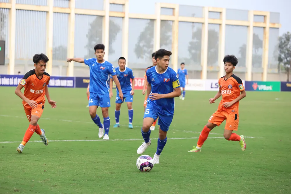 PVF giành ngôi đầu bảng A sau trận thắng trước Đà Nẵng