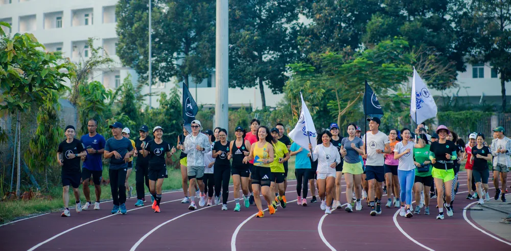 Hơn 200 runners tham gia buổi chạy ngắn 3km để mở đầu chương trình