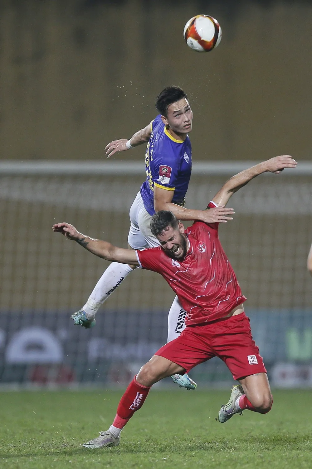 Trận thắng 3-0 trước Hải Phòng giúp Hà Nội FC dẫn đầu BXH sau vòng 6