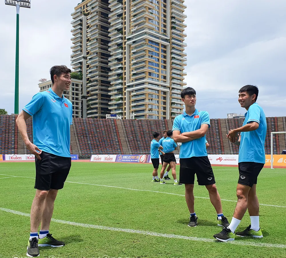 Nhiều trụ cột đã được HLV Troussier cất trên ghế dự bị ở trận gặp Thái Lan Nhiều trụ cột đã được HLV Troussier cất trên ghế dự bị ở trận gặp Thái Lan