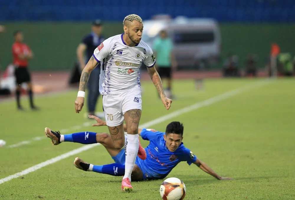 Đánh rơi chiến thắng, B.Bình Dương lỡ dịp thoát khỏi nhóm cuối bảng