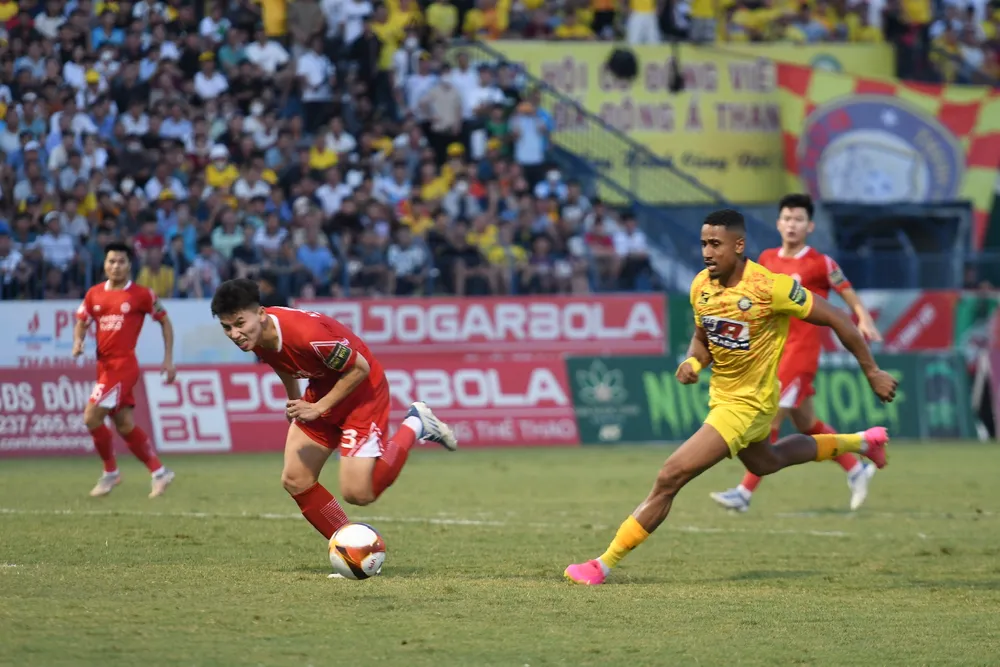 Tốc độ và sự hiệu quả của tiền đạo ngoại đã giúp Thanh Hóa kéo dài mạch trận bất bại