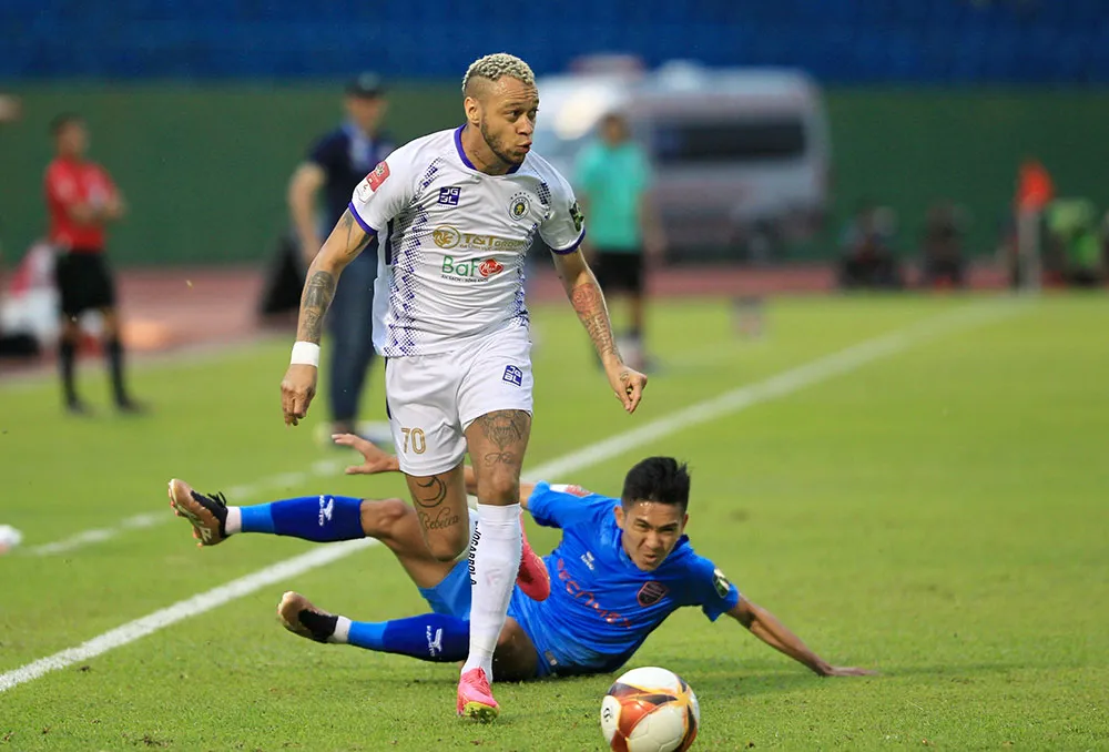 Hà Nội FC vẫn còn trong tốp 3, nhưng cơ hội bảo vệ ngôi vô địch ngày càng khó khăn