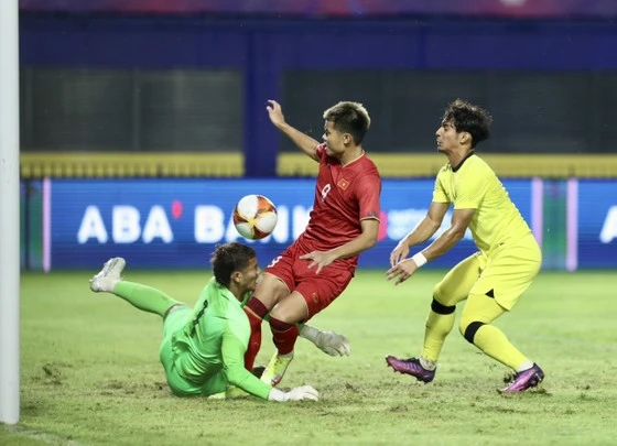 Văn Tùng tỏa sáng trên hàng công U22 Việt Nam tại SEA Games 32. Ảnh: DŨNG PHƯƠNG