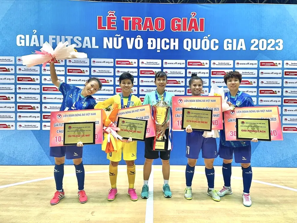 Thái Sơn Nam TPHCM giành tất cả các giải thưởng phụ Thái Sơn Nam TPHCM giành tất cả các giải thưởng phụ