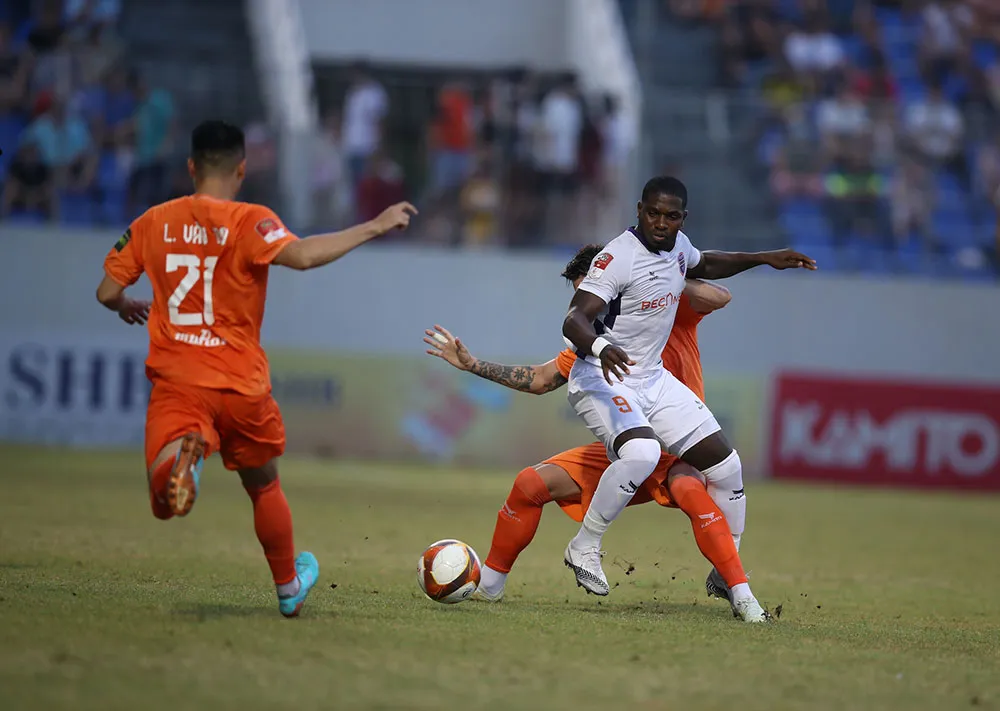 B.Bình Dương và trận hòa như thắng trên sân Hòa Xuân