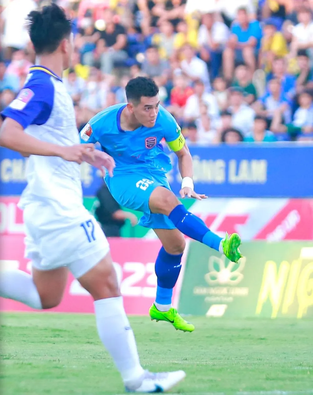 Tiến Linh &quot;khai hỏa&quot; ở bàn mở tỷ số cho đội khách