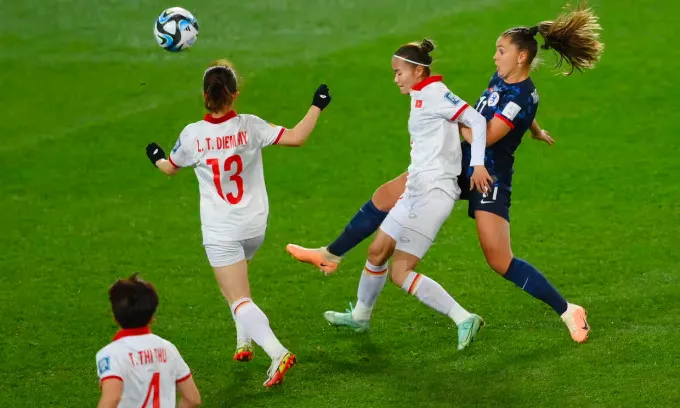 Dù tổ chức phòng ngự chặt chẽ nhưng đội tuyển Việt Nam không tránh được trận thua cách biệt