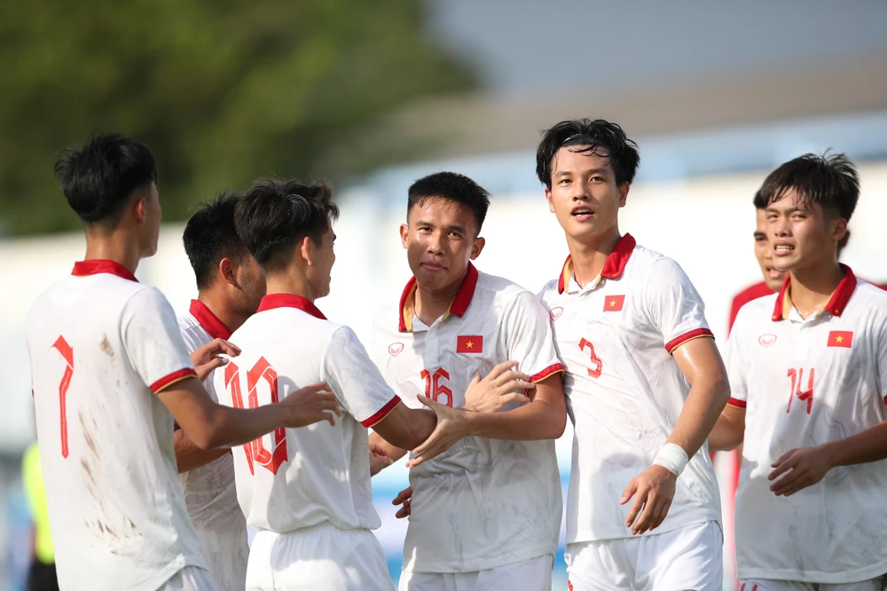 Các cầu thủ U23 Việt Nam có khởi đầu thuận lợi tại giải U23 Đông Nam Á 2023. Ảnh: MINH HOÀNG