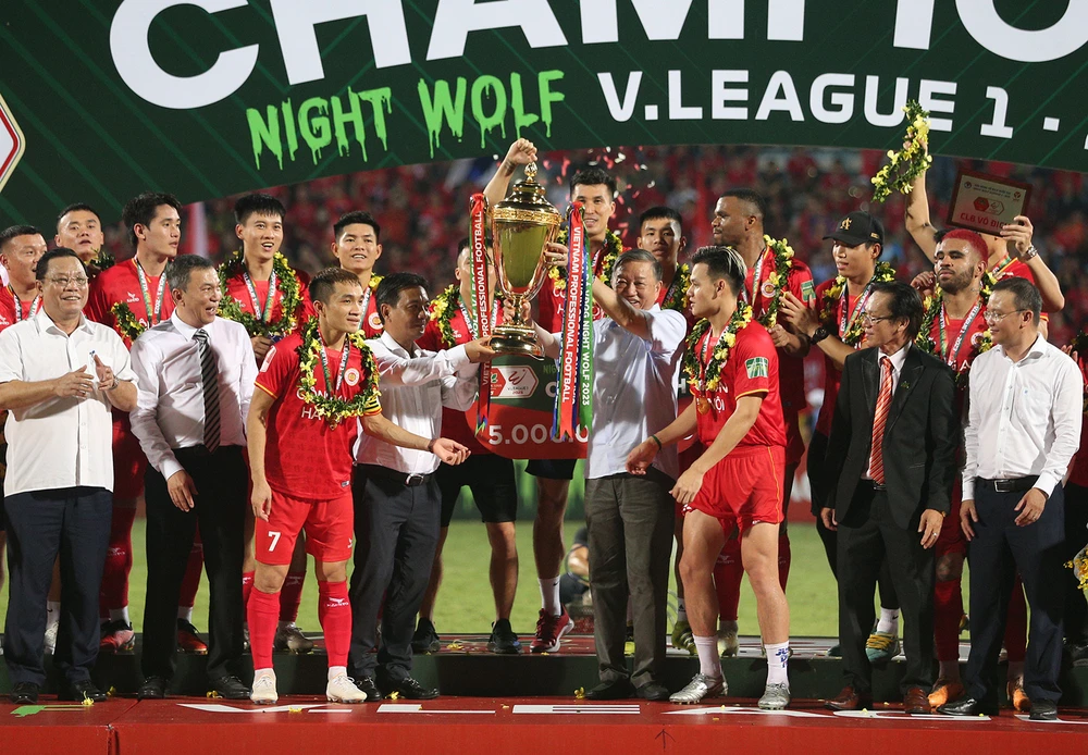 Công an Hà Nội trở thành tân vô địch V-League