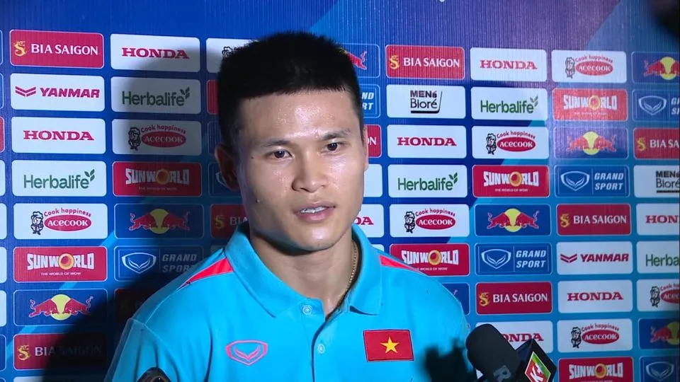 Tuấn Hải chia sẻ cùng giới truyền thông trước buổi tập tới 9-11