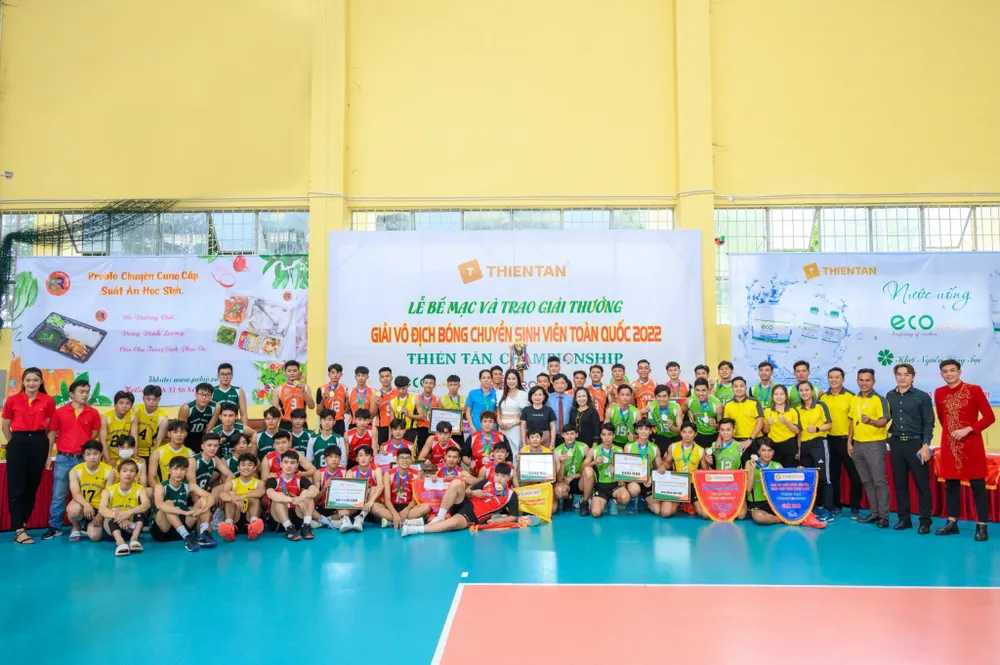 Các giải đấu của Thiên Tân luôn thu hút nhiều đội bóng học sinh, sinh viên tham gia. Ảnh: PHÚC NGUYỄN Các giải đấu của Thiên Tân luôn thu hút nhiều đội bóng học sinh, sinh viên tham gia. Ảnh: PHÚC NGUYỄN