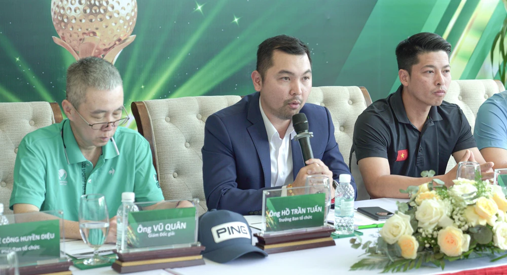 Ông Hồ Trần Tuấn - Trưởng Ban tổ chức giải - chia sẻ thông tin về Royal’s Cup 2025. Bản sao của DSC02717.jpeg