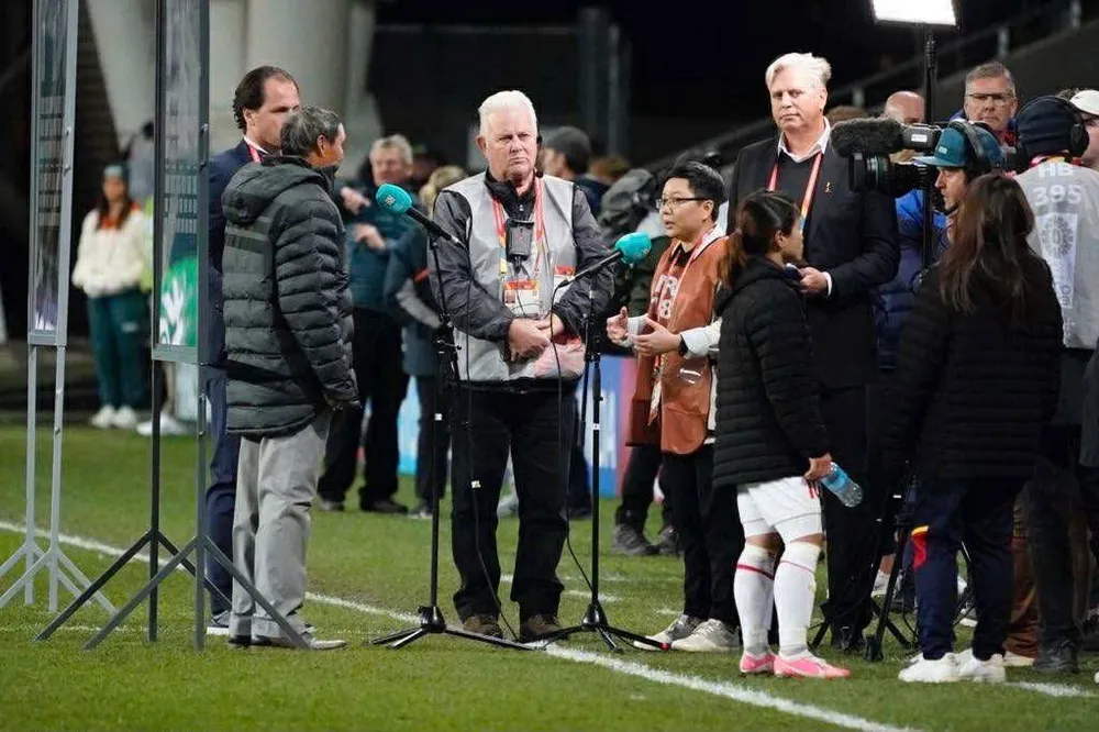 Phóng viên Ngọc Trân tác nghiệp tại World Cup bóng đá nữ 2023 tại New Zealand IMG_7326.jpeg