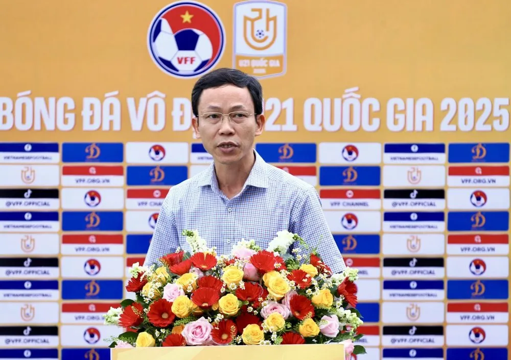 Phó TTK VFF Nguyễn Minh Châu phát biểu tại lễ khai mạc giải. Ảnh: VFF IMG_3975.jpeg