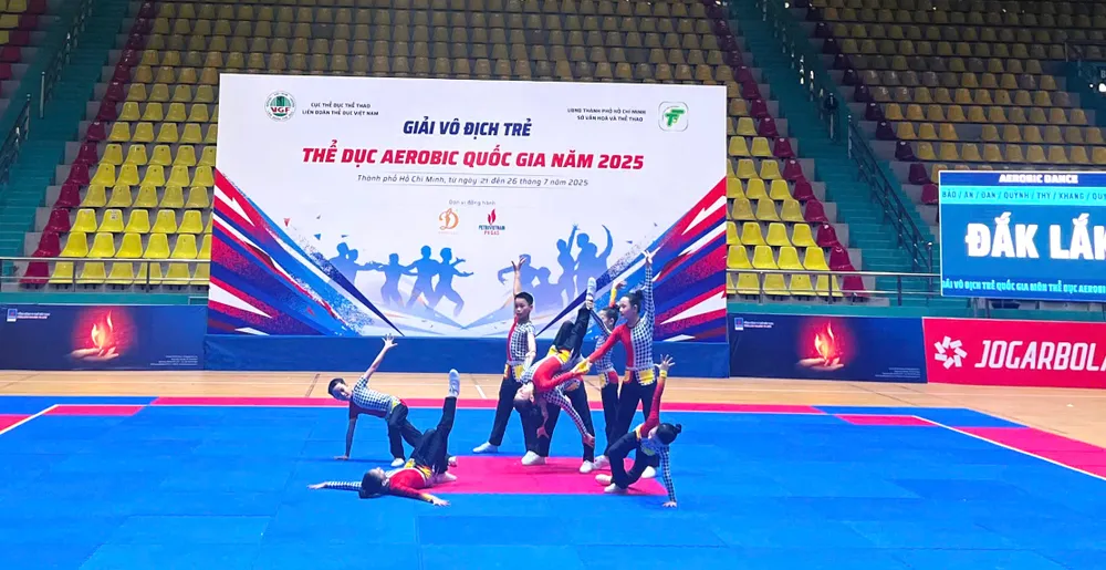 Phần biểu diễn nội dung Aerobic Dance của đội Đắk Lắk. Ảnh: TRÚC GIANG gen-h-Aerobic 4.jpg