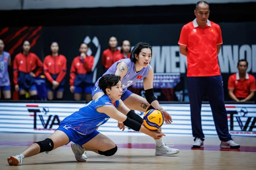 Libero Khánh Đang là vị trí chuyền 1 và phòng thủ chủ lực của đội tuyển Việt Nam ở sân chơi thế giới năm nay. Ảnh: FIVB