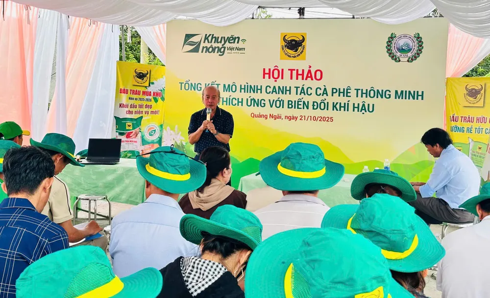 TS. Trương Hồng, Thành viên Hội đồng Khoa học Công ty CP Phân bón Bình Điền, chia sẻ tại buổi hội thảo.