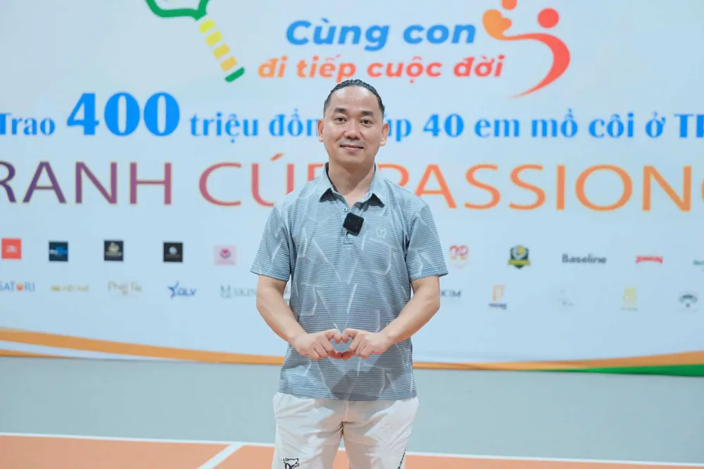 HLV Tony Le tại sự kiện pickleball “Cùng con đi tiếp cuộc đời”. Ảnh: Gia Mẫn