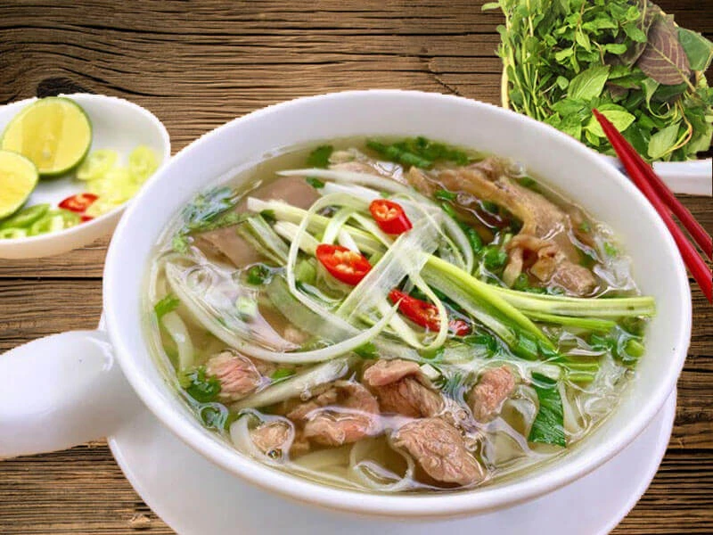 Phở lọt top những món ngon nổi tiếng nhất thế giới