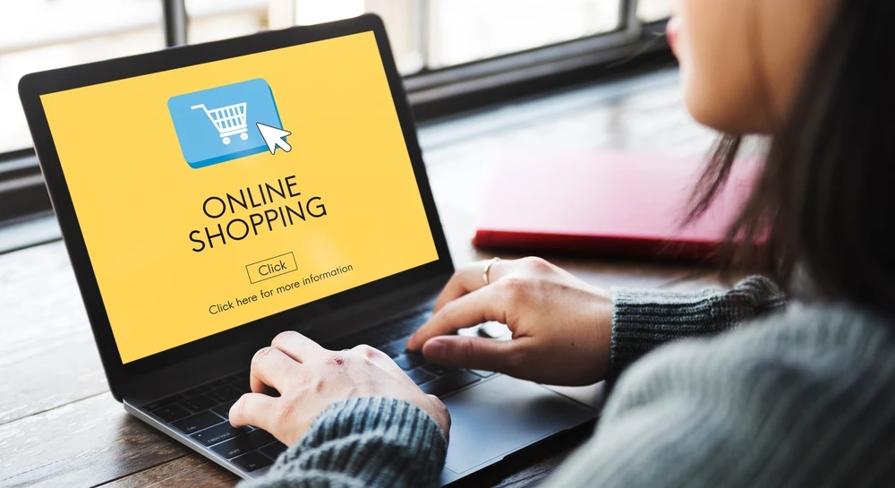 Cấm xuất cảnh với chủ shop bán hàng online nợ thuế