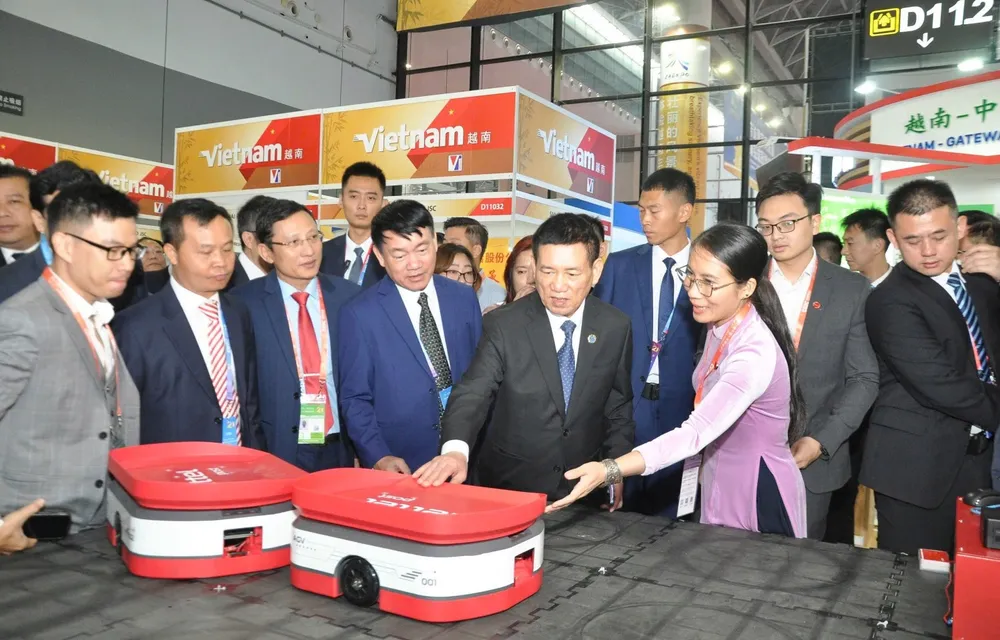 Doanh nghiệp Việt áp đảo tại hội chợ thương mại Trung Quốc - ASEAN