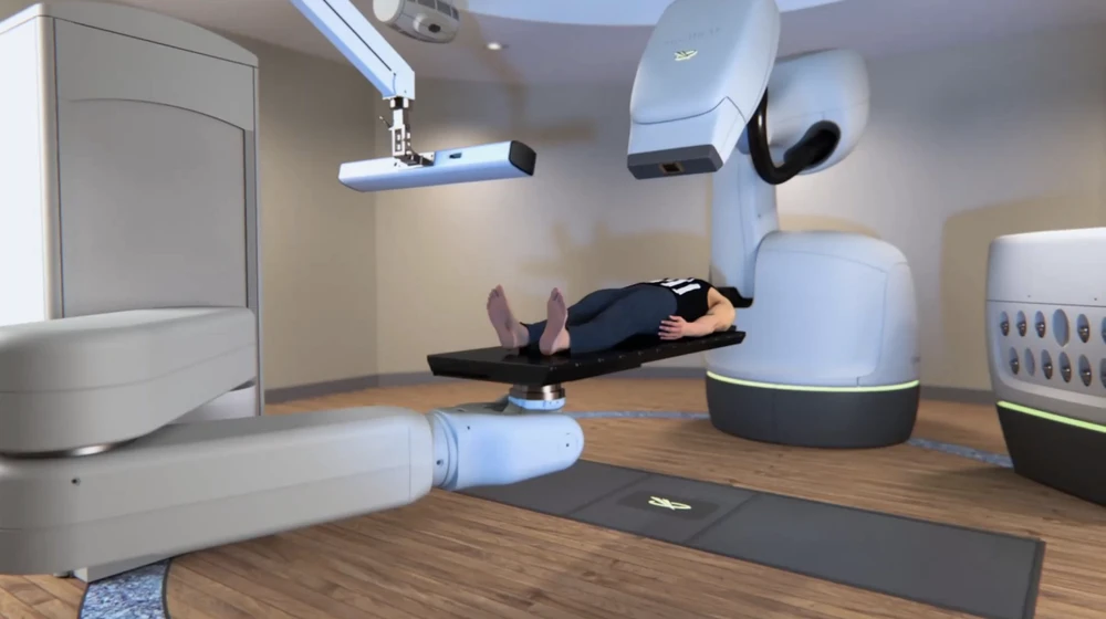Bệnh viện đầu tiên có hệ thống xạ phẫu bằng robot