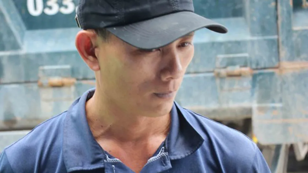 Tài xế Nguyễn Tân Xuyên bị tình nghi lái ô tô tông chết người quét rác rồi nhấn ga bỏ chạy