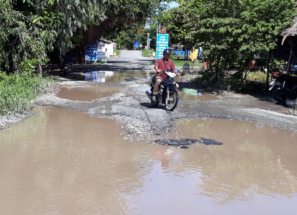 Cà Mau: Dự án đường Tắc Thủ vàm Đá Bạc hai lần gia hạn vẫn… chưa "về đích" ảnh 2 Cà Mau: Dự án đường Tắc Thủ vàm Đá Bạc hai lần gia hạn vẫn… chưa "về đích" ảnh 2